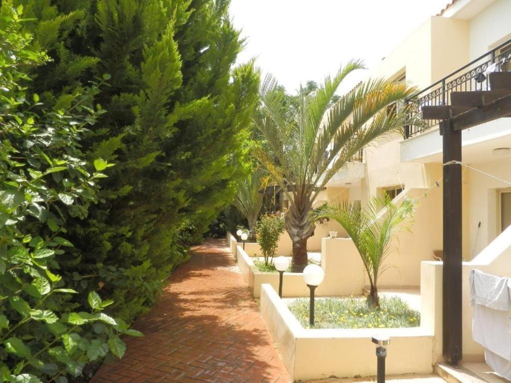 Byreva Apartments Pafos Exterior foto