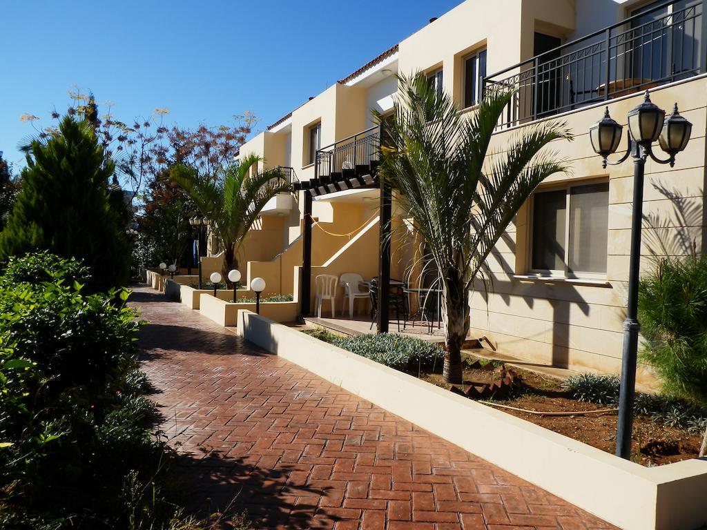 Byreva Apartments Pafos Exterior foto