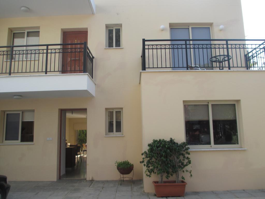 Byreva Apartments Pafos Exterior foto