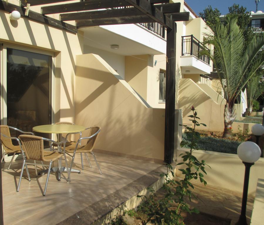 Byreva Apartments Pafos Exterior foto